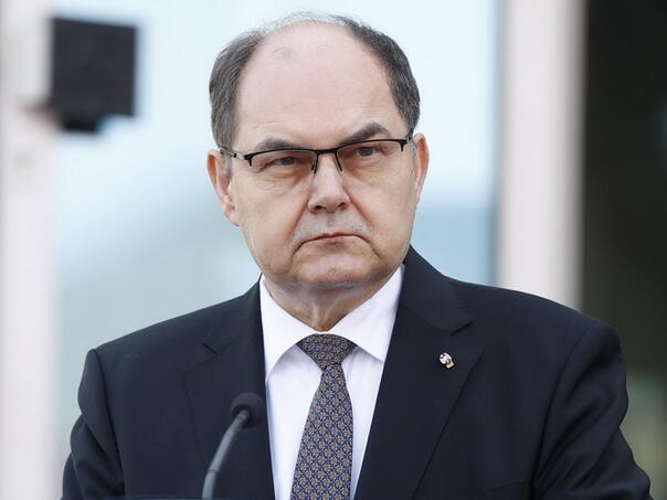 Schmidt o sankcijama Dodiku: Upravo radim na pronalaženju rješenja