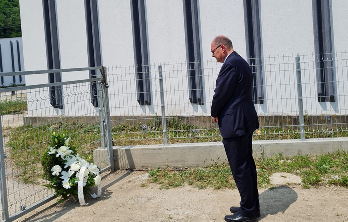 Schmidt posjetio mjesta masovnih ubistava Bošnjaka u Kravici i Novoj Kasabi