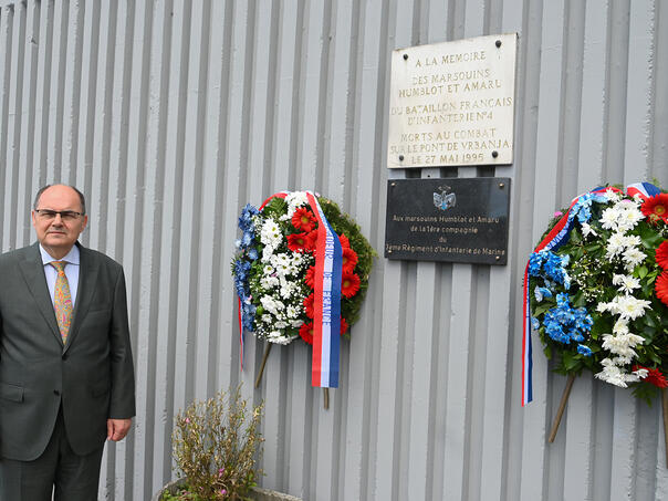 Schmidt odao počast pripadnicima mirovnih snaga poginulim na Vrbanja mostu
