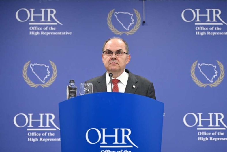 Schmidt: Pitanje državne imovine prepustio bi domaćim političarima