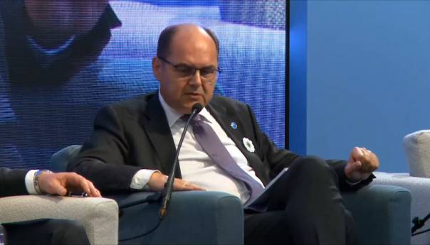 Schmidt: Poruka onima koji fantaziraju o novim granicama u BiH – gotovo je!