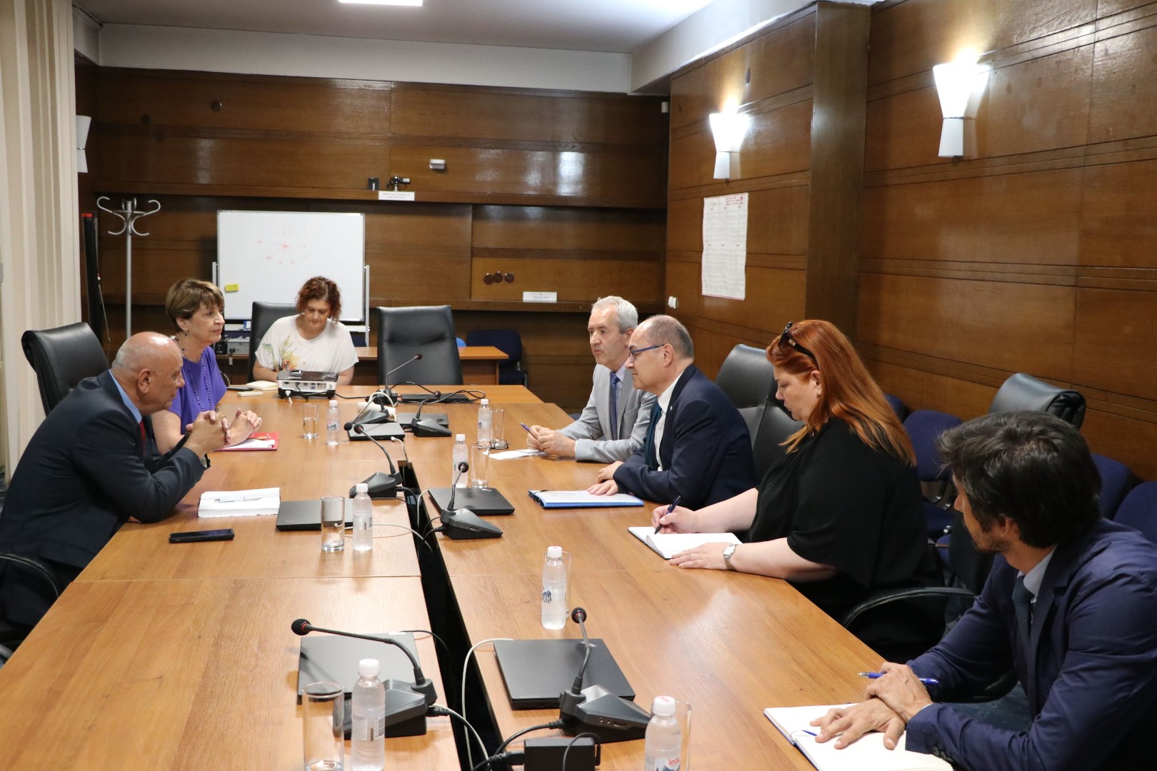 Schmidt posjetio CIK usred pregovora o izboru novog Visokog predstavnika