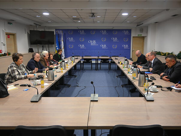 Schmidt razgovarao sa predstavnicama majki enklava Srebrenica i Žepa