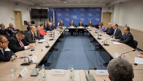 Schmidt sa članovima ekonomskog i sigurnosnog komiteta PS NATO-a