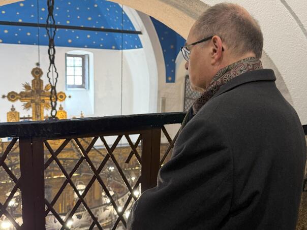 Schmidt sa pravoslavcima na službi povodom Velikog petka