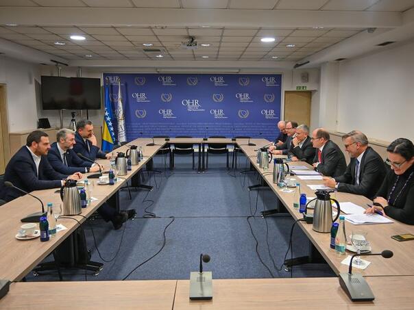 Schmidt sa Trojkom: Slijedi li novo nametanje?