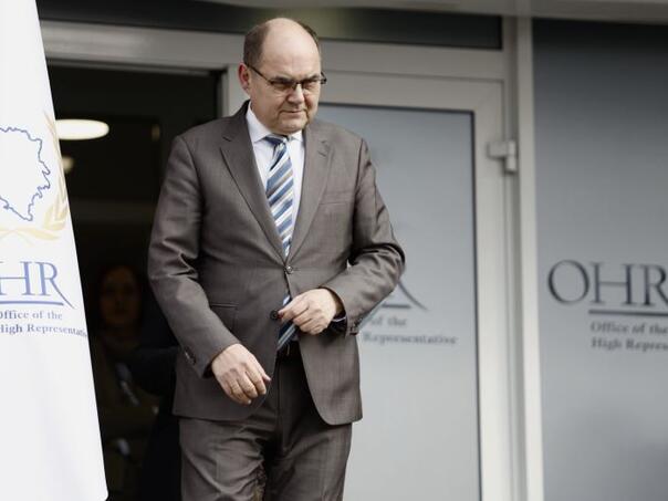 Schmidt se danas vanredno obraća javnosti