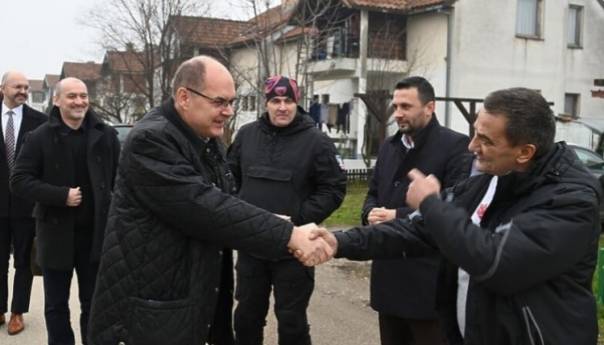 Schmidt u Bijeljini: Sveobuhvatan angažman neophodan kako bi se uklonila diskriminacija