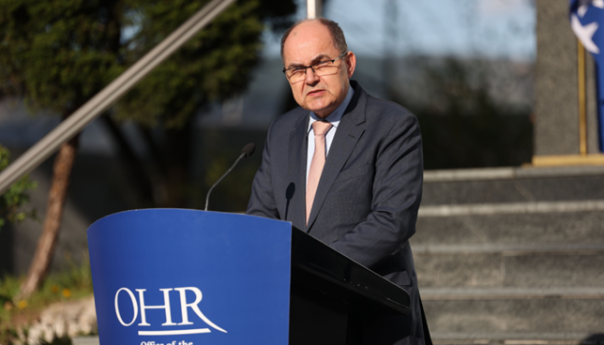 Schmidt: Veličanje ratnih zločina kažnjivo je zakonom