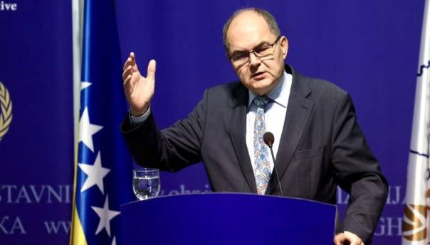 Schmidt: Vidjelo se političko manipuliranje