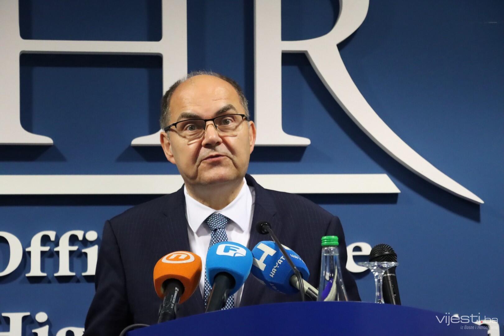 Schmidt: Zbog blokada RS građani ostali bez novca iz EU