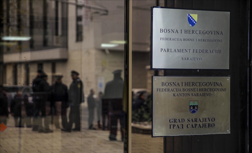 Schmidtovi rokovi samo na papiru