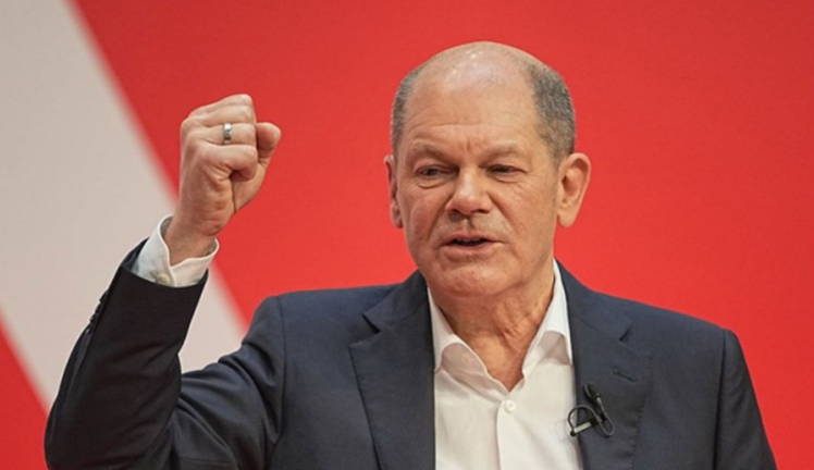 Scholz: Ne bi bilo pametno da Kijev napadne rusku teritoriju zapadnim oružjem