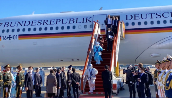 Scholz stigao u Peking, odmah testiran na COVID