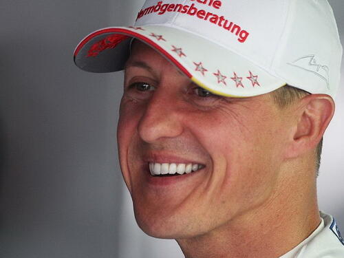 Schumacher je nedavno potpisao kacigu, to je pozitivno, gotovo znak života