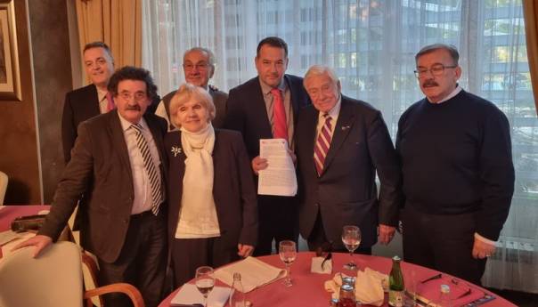 Schwarz-Schiling podržao 'Principe za izmjene Ustava BiH'