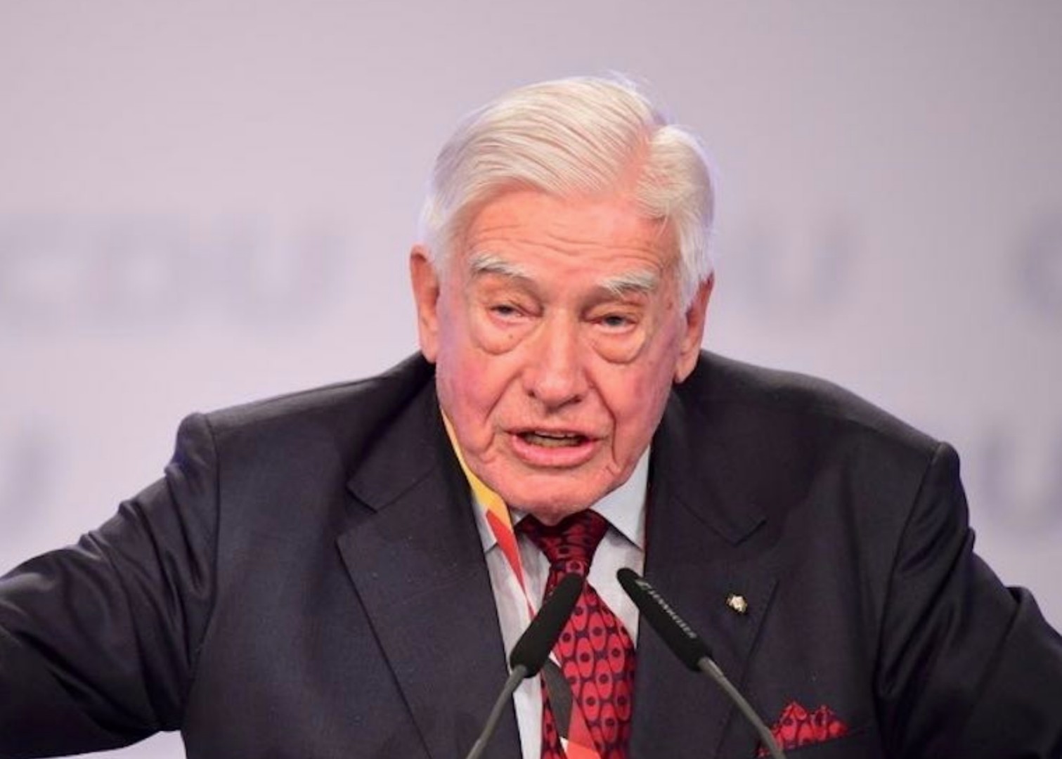 Schwarz-Schilling: Posljednji je čas da se Dodik zaustavi