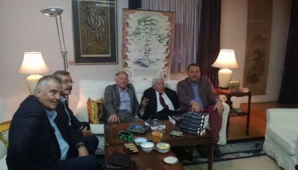 Schwarz-Schilling u Sarajevu razgovarao sa predstavnicima organizacija civilnog društva