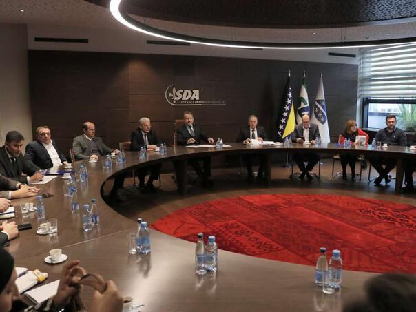 SDA: Apelacija Ustavnom sudu BiH i krivične prijave zbog nastavnog plana u entitetu RS