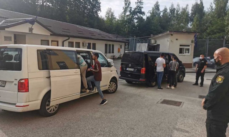 SDA Bihać: Pozdravljamo dogovor o izmještanju migranata iz Bire