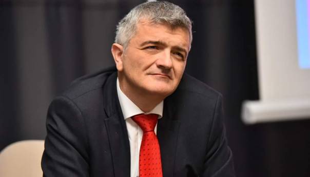 SDA Centar: Mandićev problem nije Kapidžić, već NiP koji skuplja ruke za njegov opoziv