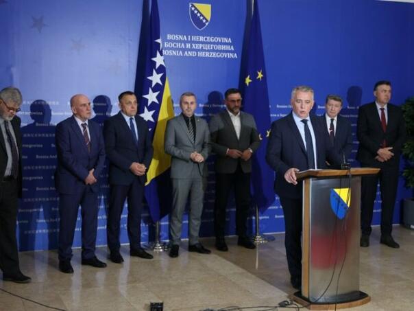 SDA: Ćudić i Magazinović nas pozivaju da ih spasimo od njihovih partnera