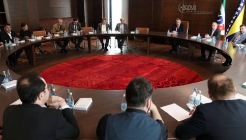 SDA: Devet neistina i manipulacija u samo jednom saopćenju Trojke