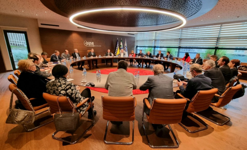 SDA donijela 9 zaključaka: O Schmidtu, Trojki, kandidatima...