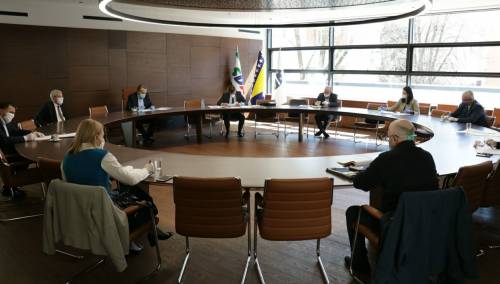 SDA: Istražiti kupovinu respiratora, nabavke moraju biti javne i transparentne