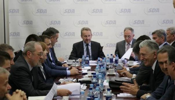 SDA: Krajnje vrijeme da se Vučić jasno i konkretno ogradi od Dodika