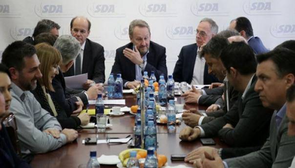 SDA: Krize će nestati kada nestane Dodika sa političke scene