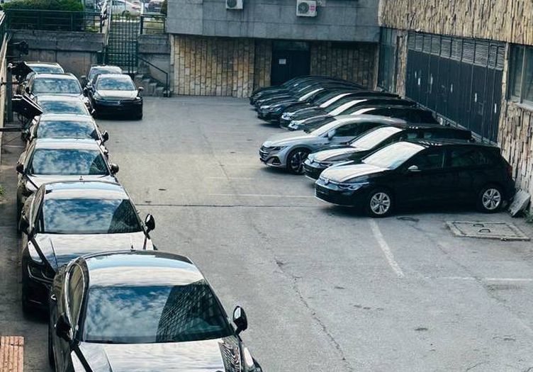 SDA: Kupovina luksuznih automobila za Vladu FBiH je vrhunac bahatosti 