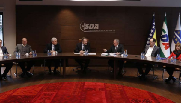 SDA: Kupovinom zgrade za UIO Trojka finansira Dodikov secesionizam