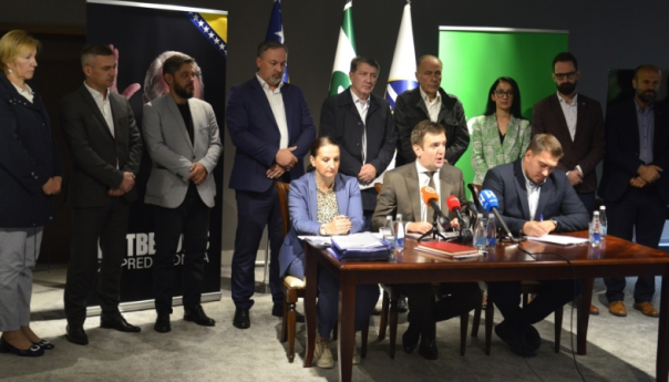 SDA objavila nalaz inspekcije: Konaković diplomirao, pa poslije polagao ispite