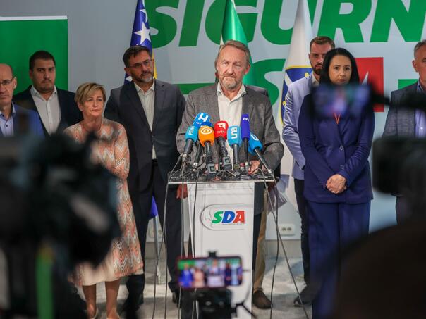 SDA od stranaca traži smjene: Oružana pobuna potvrdila da je Dodik spreman žrtvovati mir