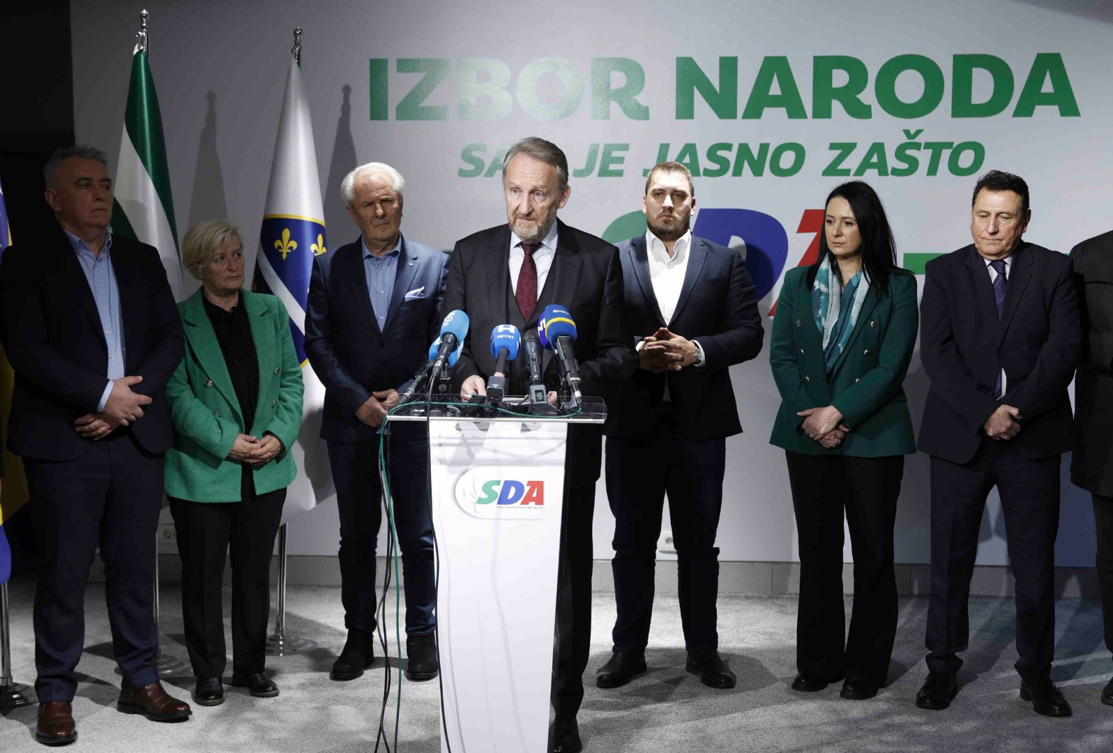 SDA: OHR, pravosuđe i Trojka ponovo spašavaju Dodika