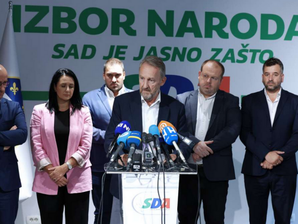 SDA: Osuđujemo kukavički napad na Borenovića