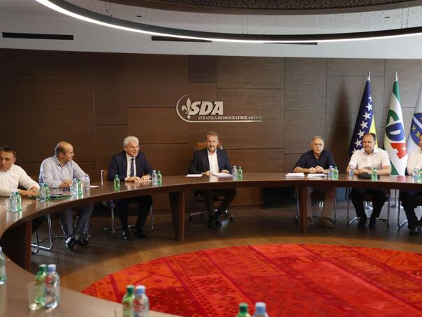 SDA podržala Trojku iz RS, ali nema namjeru ulaziti u vlast