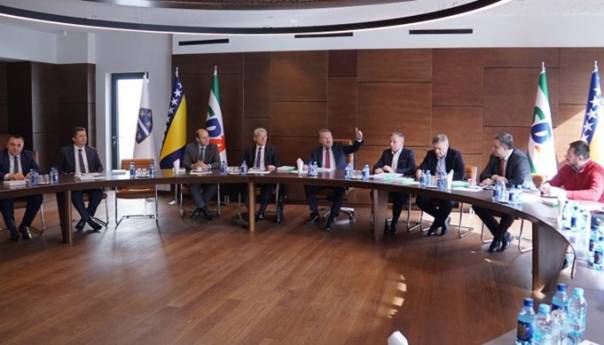 SDA pozdravila odluku da se u Hagu sudi Radeti i Jojiću