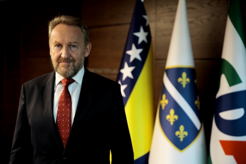 SDA poziva NSRS: Ne pristajte na Dodikove opasne igre