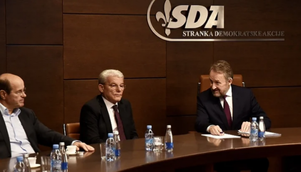 SDA: Schmidt ne smije u koordinaciji sa Zagrebom vršiti dodatno nasilje nad Ustavom FBiH