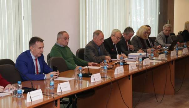 SDA traži dodatne konsultacije, DNS: Božović će biti ministar