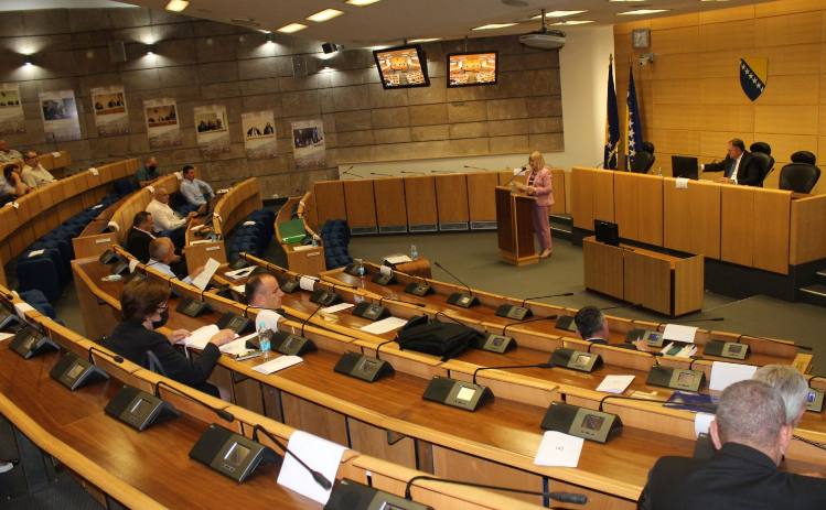 SDA trenutno računa na 12 delegata u Klubu Bošnjaka