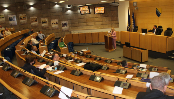 SDA trenutno računa na 12 delegata u Klubu Bošnjaka
