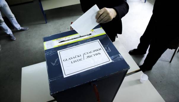 SDA u Federaciji BiH osvaja više glasova od 'Četvorke' zajedno