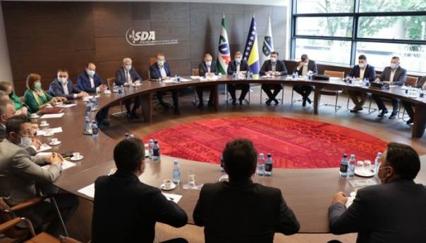 SDA: Umjesto da ga odlikuje, Milanović bi trebao učiniti sve da Jelić bude isporučen BiH