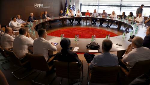 SDA: Umjesto 'historijske sjednice', historijska podvala