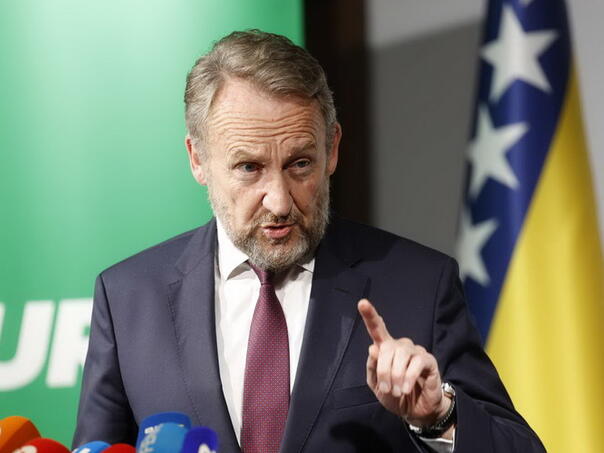 SDA: Vlada FBiH je trebala donijeti odluku o povećanju minimalne plaće na 1.200 KM uz prethodno smanjenje doprinosa