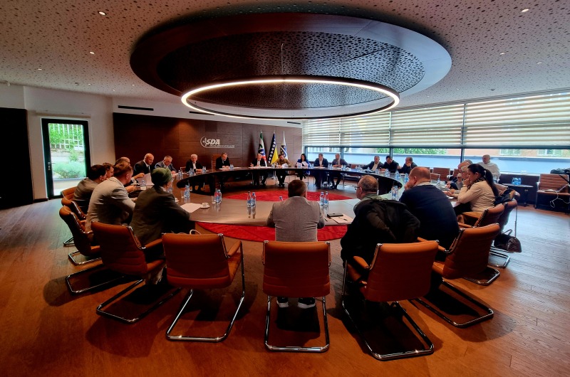 SDA: Zabrana rada državnih institucija u RS je pokušaj državnog udara