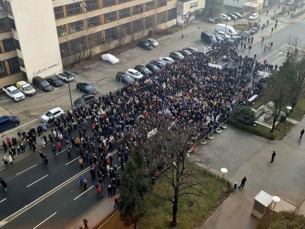 SDP 'slikovito' o protestu: Većina je za minimalnu platu!